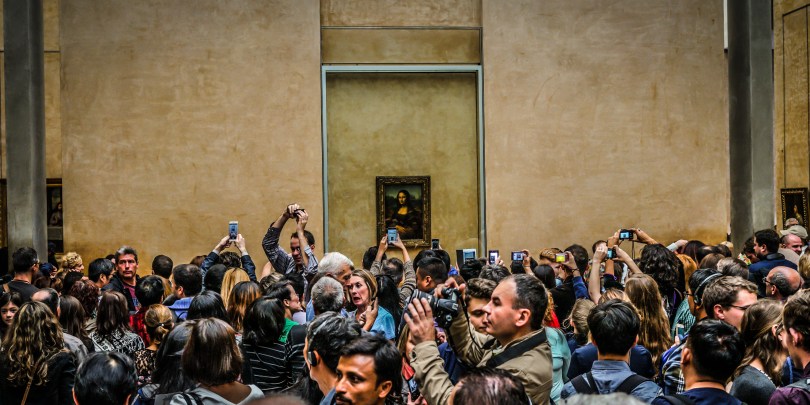selfie mayhem with the mona lisa