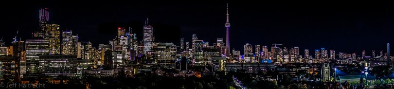 Nightime panorama toronto skyline park hyatt