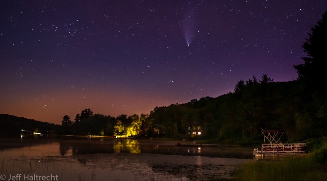 Comet NEOWISE C/2020 F3 Passing By Earth
