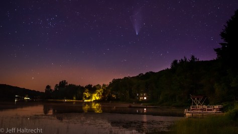 comet neowise c-2020 f3 passing by earth