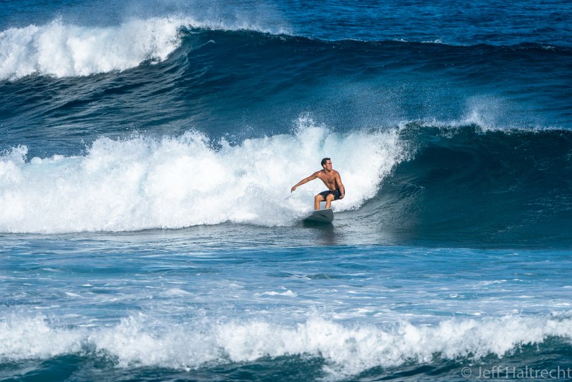 surfing ho'okipa beach park maui hawaii